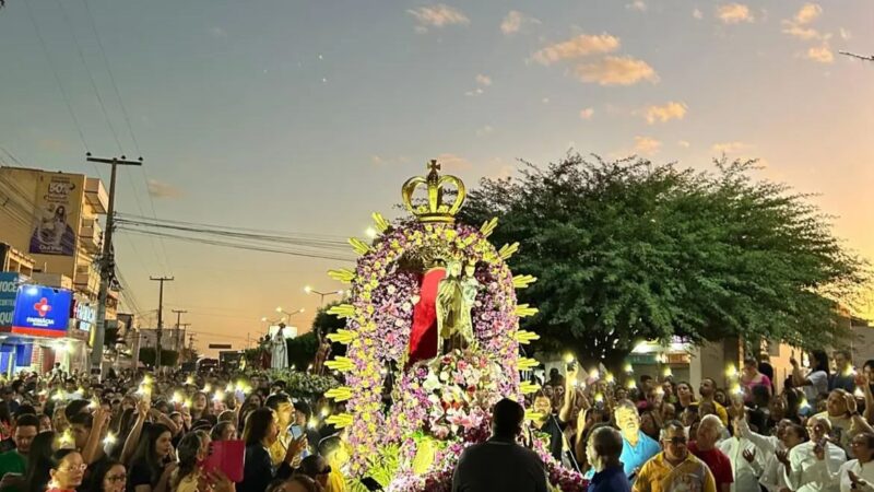 Devoção toma conta de Ouricuri no encerramento da festa de Nossa Senhora do Carmo