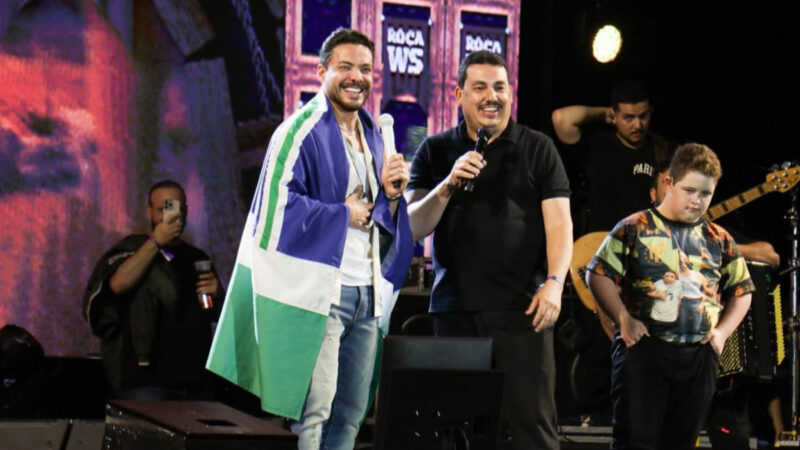 Mais de 60 prefeitos subiram ao palco durante shows no período de São João em Pernambuco
