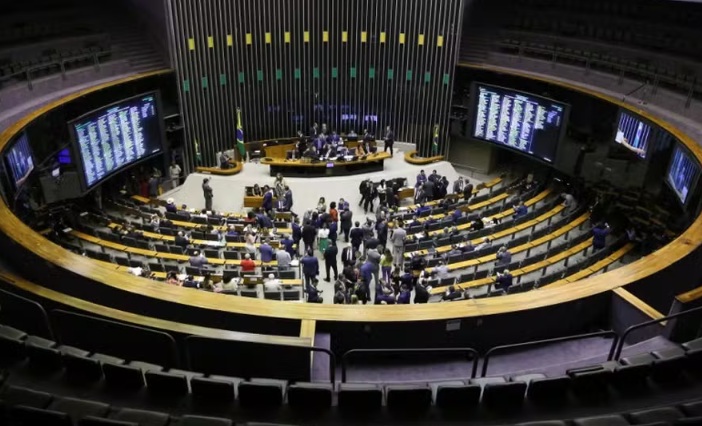 Câmara vai pautar projeto contra ‘adultização’ de crianças nas redes