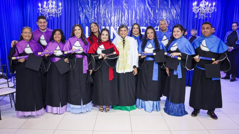 Polo Uninter Ouricuri realiza festa emocionante de colação de grau