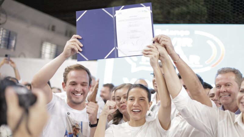 Victor Coelho celebra assinatura da Ordem de Serviço da estrada da Barra feita pela governadora Raquel Lyra