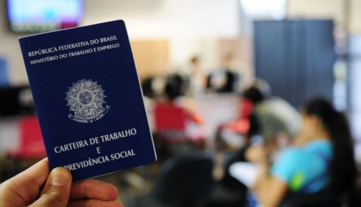 IBGE: taxa de desemprego no Brasil cai para 5,6% e atinge mínima histórica