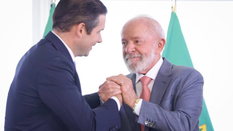 Hugo Motta se reúne com Lula e diz que votação de projeto do IR acontece nesta quarta