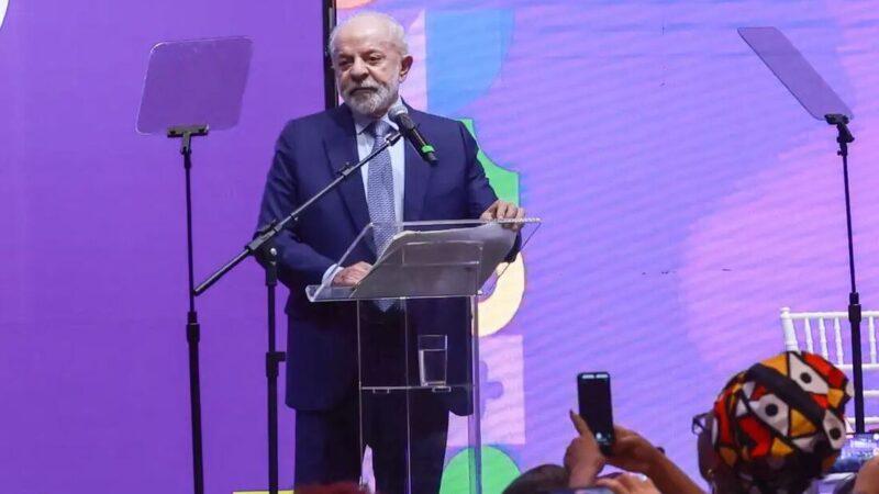 Lula abre conferência e sanciona ampliação da licença-maternidade