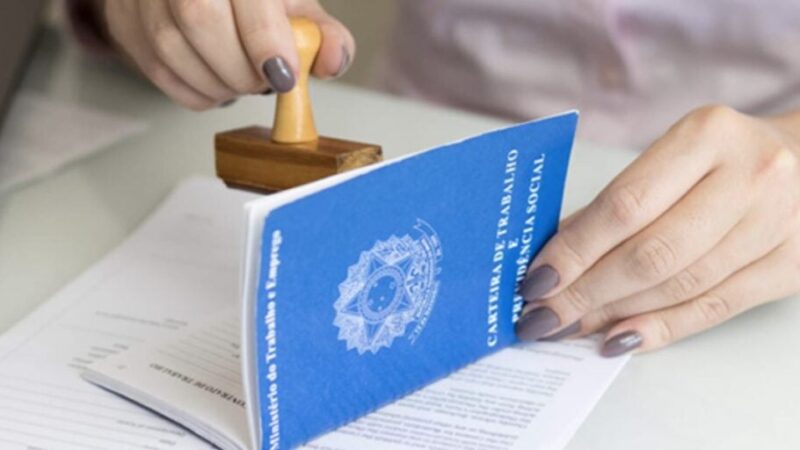 Brasil cria mais de 147 mil empregos com carteira assinada em agosto