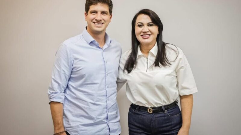 Ex-prefeita de Santa Cruz, Eliane Soares oficializa apoio a João Campos