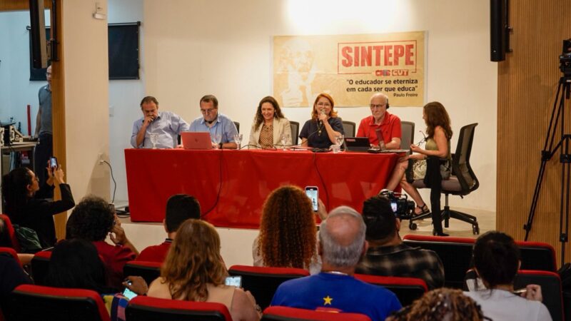 Sintepe realiza debate internacional sobre as ameaças da extrema-direita à educação e como combatê-las