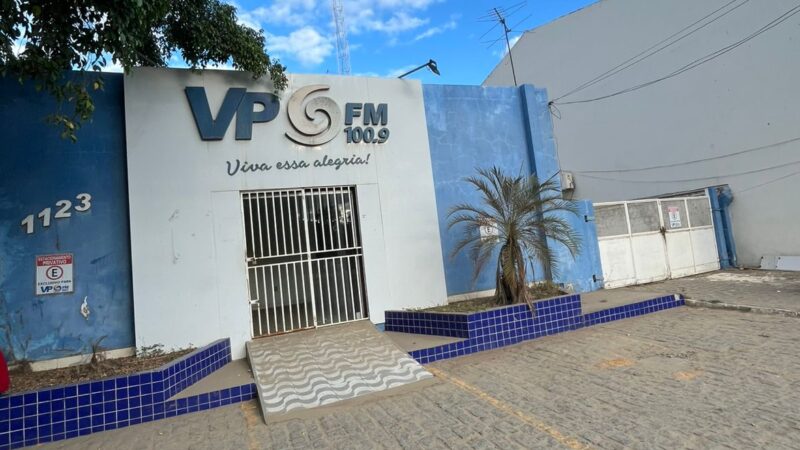Antigo prédio da Rádio Voluntários FM pode ser ocupada por rede de farmácias em Ouricuri