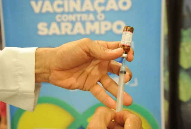 Casos de sarampo tiveram aumento de 34 vezes em 2025, alerta Opas