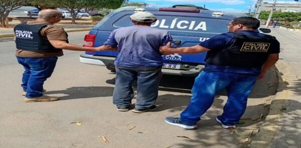 Homem é preso acusado de abusar sexualmente das próprias filhas em Parnamirim