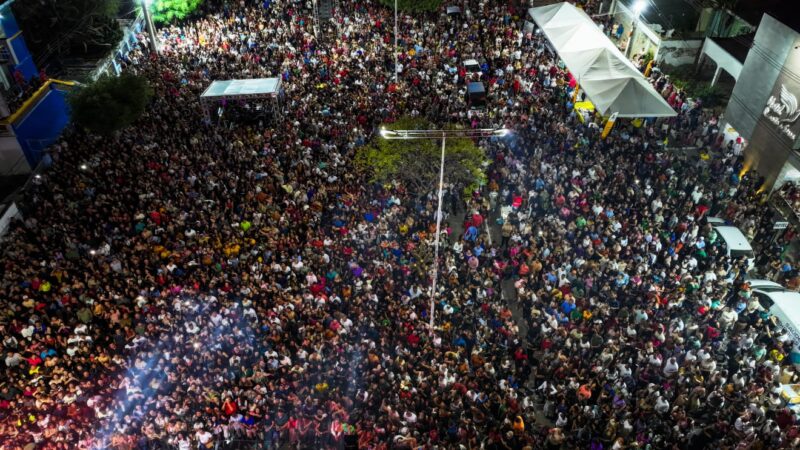 Primeira edição da Jornada da Fé reúne multidão em Araripina com show histórico de Aline Barros