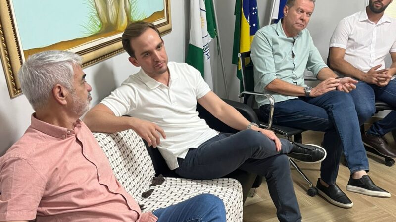 Humberto Costa visita Ouricuri e participa de audiência pública ao lado do prefeito e lideranças da região