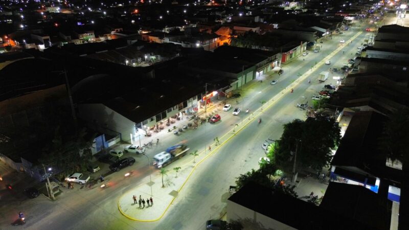 Prefeitura de Ouricuri entrega nova iluminação na avenida Fernando Bezerra e valoriza ainda mais a cidade