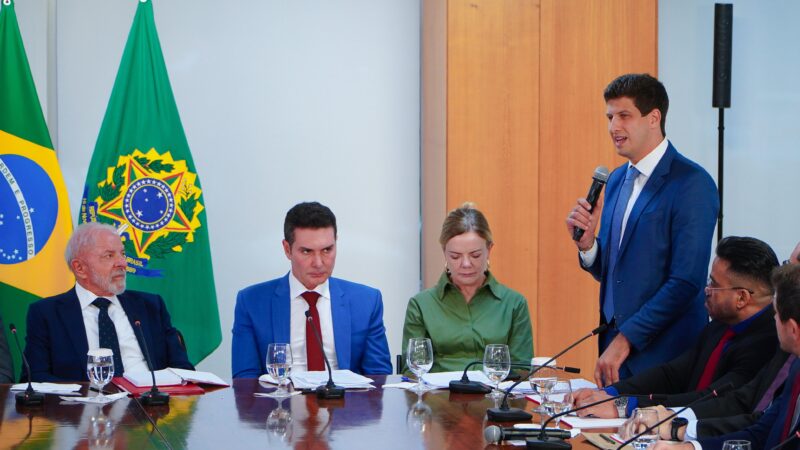 João Campos agradece a Lula por investimentos federais no metrô do Recife