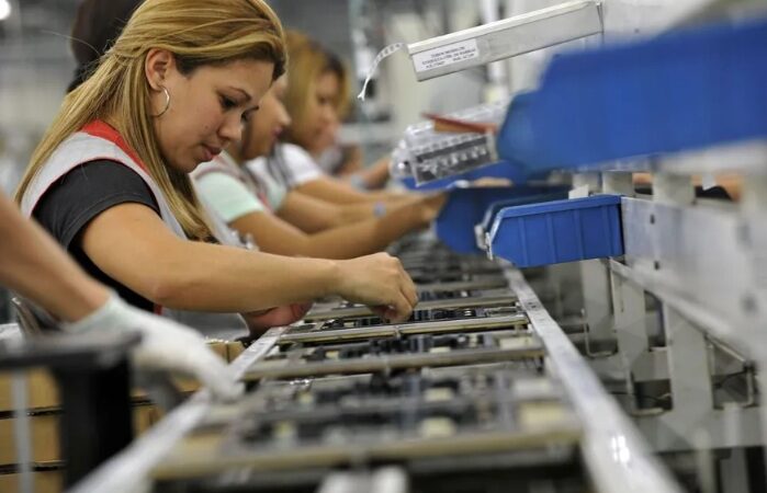 CCJ do Senado aprova fim da escala 6×1 e prevê jornada de 36h semanais