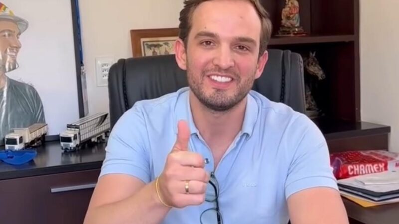 Victor Coelho anuncia 13º e salário de dezembro antes do Natal; mais de R$ 15 milhões vão circular na cidade