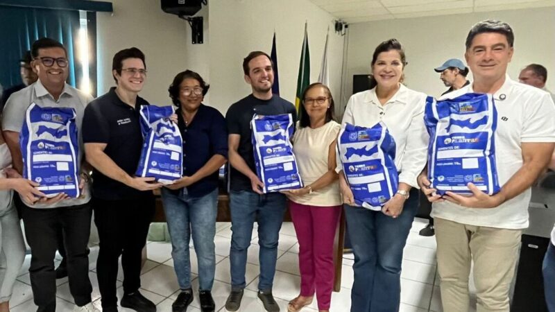Agricultores de Ouricuri recebem sementes para o período de plantio