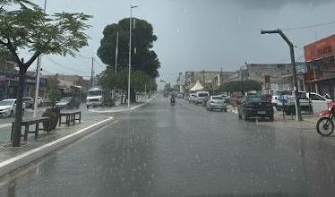 Chuva nas primeiras horas da manhã muda o início da quarta-feira em Ouricuri