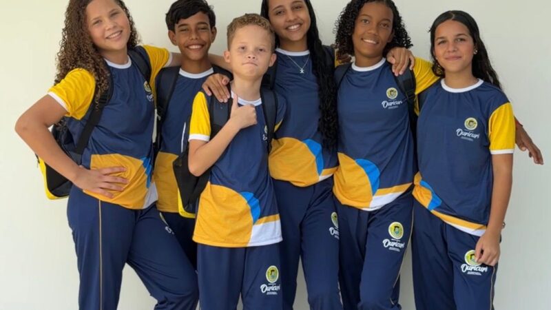 Prefeitura de Ouricuri oficializa entrega de fardamento e kit escolar para mais de 8 mil alunos