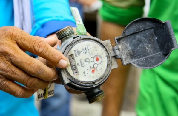 Volume de água recuperado pela Compesa em ação contra furto em 2025 daria para encher 80 mil caminhões-pipa por mês