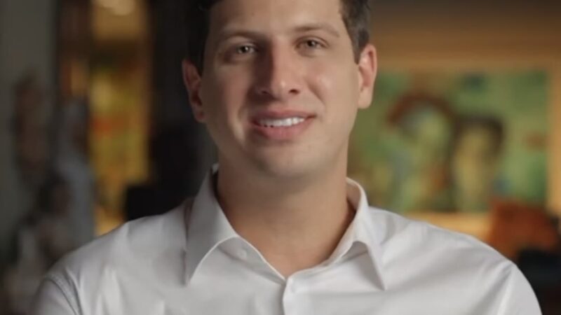 Em video emocionado, João se despede do Recife e diz que fará mais como governador