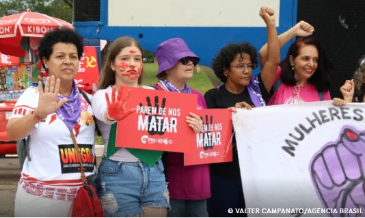 Protestos contra a violência de gênero tomam o Brasil neste 8 de março