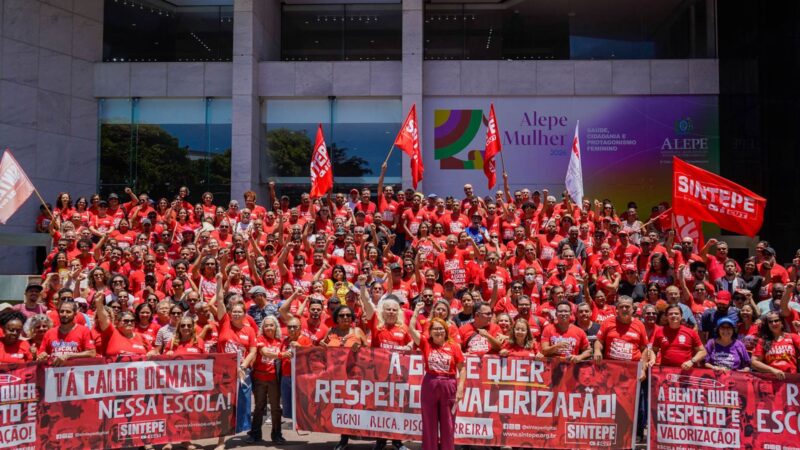 Sintepe protesta por valorização da categoria e exige ao Governo resposta às reivindicações