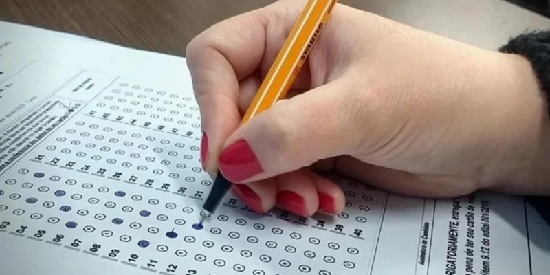 Pernambuco tem 784 vagas abertas em concursos e seleções com salários de até R$ 15,4 mil