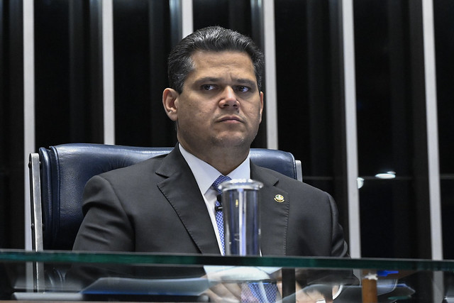 ‘Alcolumbre quer sentar com Lula e recompor a relação’, afirma ministro José Guimarães