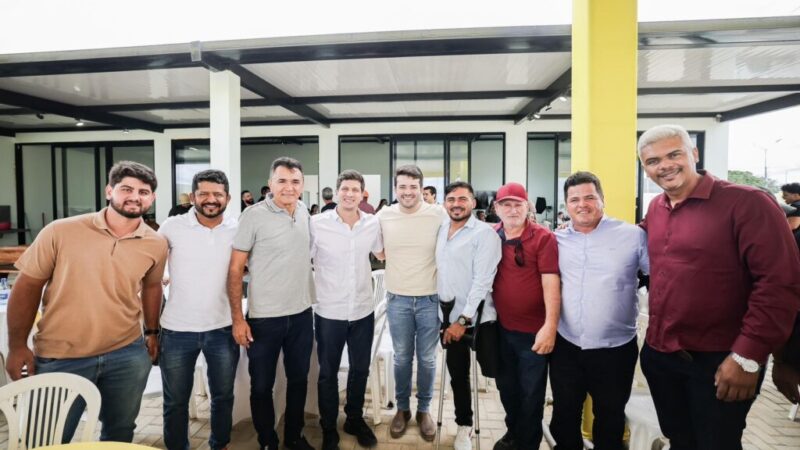 João Campos recebe apoio do vice-prefeito e vereadores de Araripina 