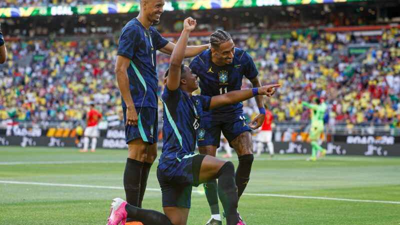 Brasil vence Egito por 2 a 1 no último amistoso antes do Mundial