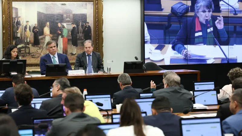 Comissão da Câmara aprova redução da maioridade penal para 16 anos