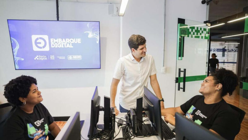 Em pré-campanha, João Campos propõe criação de Embarque Digital Pernambuco
