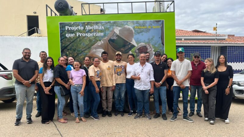 ONG Caatinga e ADEPE fortalecem a apicultura com nova unidade móvel do projeto Abelhas que Prosperam