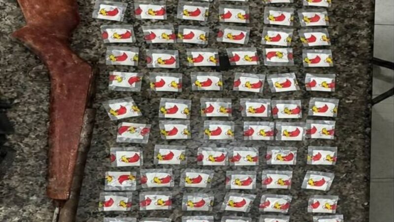 Homens são presos com arma e cocaína no município de Trindade