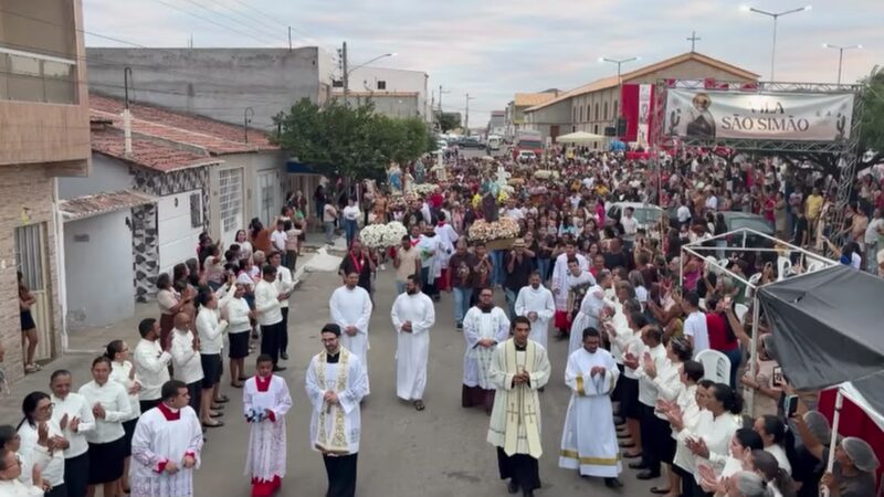 Procissão reúne milhares de fiéis e encerra Festa de Nossa Senhora do Carmo em Ouricuri
