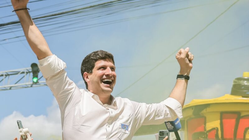 “Caruaru é do povo. Não tem dono”, diz João Campos em evento de pré-campanha no Agreste
