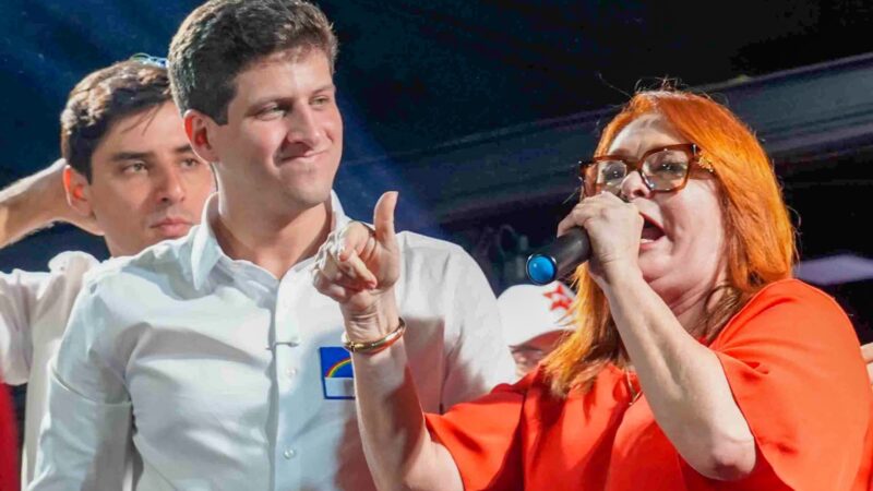 Em ato de inauguração do comitê de Professora Ivete Caetano, João Campos firma compromisso com a educação pública