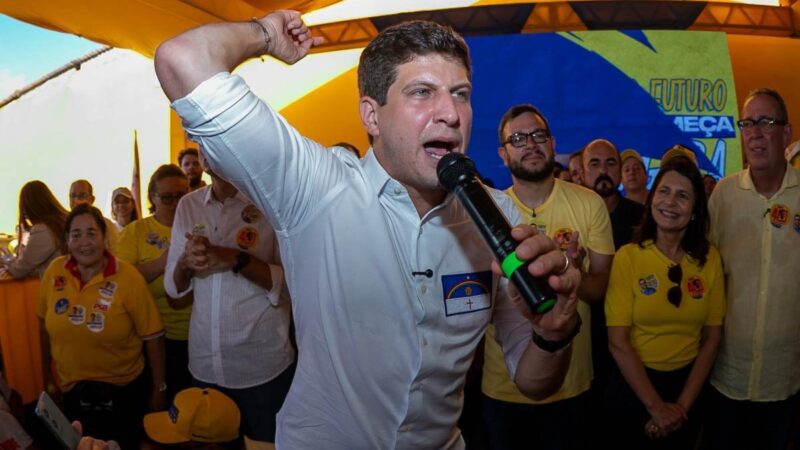 Em tom provocativo, João diz que pode vender avião e helicópteros para bancar isenção de IPVA