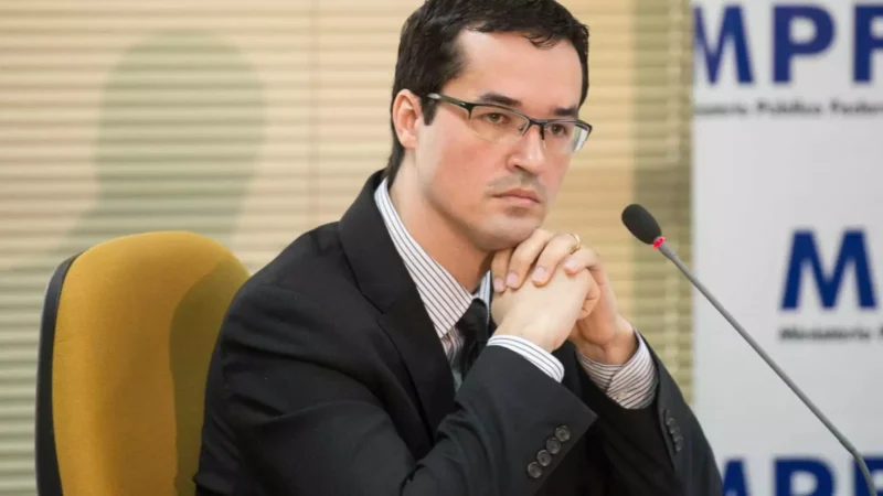 TSE suspende repasse de recursos e atos de campanha de Deltan Dallagnol
