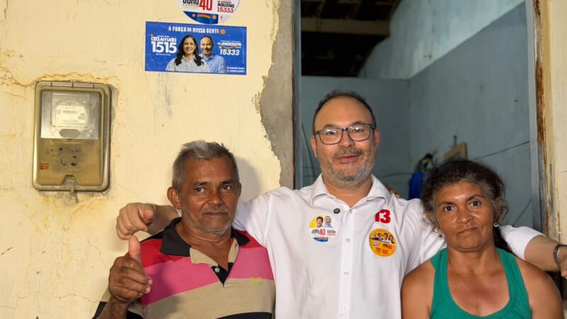 Doutor Anderson Aquino realiza caminhada nos bairros Santa Maria 1 e 2, em Ouricuri