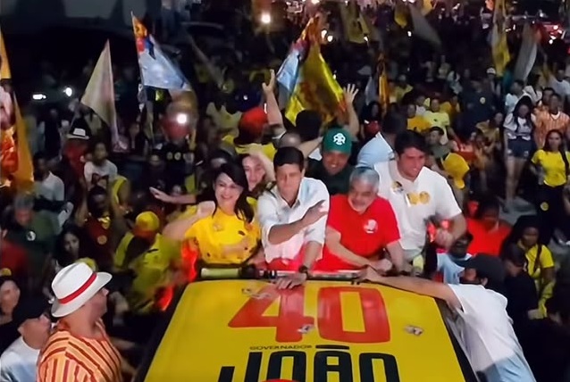 João Campos participa de carreata em Ouricuri ao lado de Marília Arraes e Humberto Costa