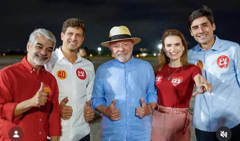 João Campos recepciona Lula no Recife antes de caminhada ao Marco Zero
