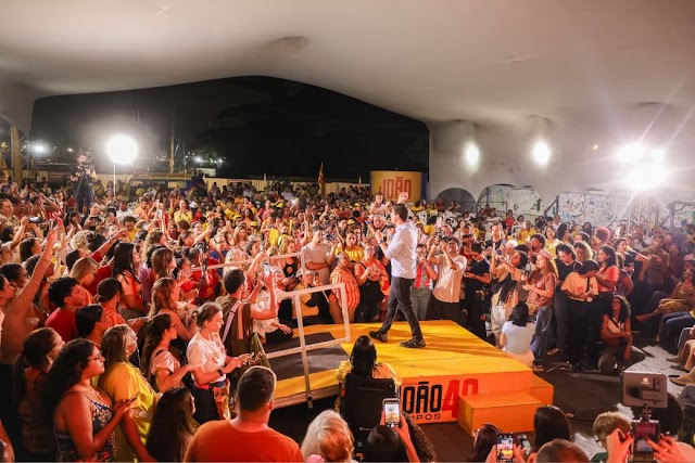 Em encontro com mulheres, João Campos reforça compromissos com proteção e monitoramento de agressores