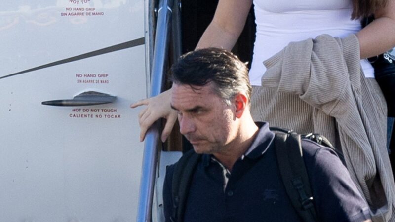 Em carta golpista, Flávio Bolsonaro se autoproclama “presidente eleito do Brasil”