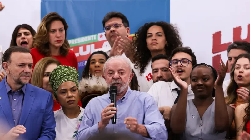 Lula cobra Flávio Bolsonaro sobre apoio ao fim da escala 6×1